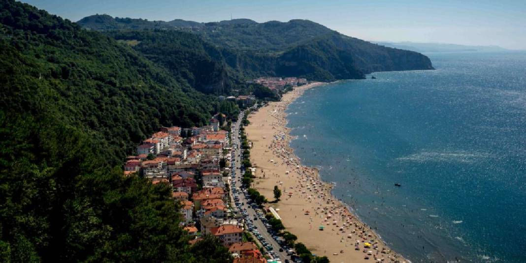 Mavi ve yeşilin uyumu burada ortaya çıkıyor! Karadeniz’in eşsiz adresi: Tatil tercihinde Bodrum’un rakibi oluyor 1